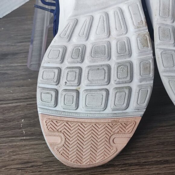 Fabletics Zuma Studio Sneaker II size 7 Athletic Lightweight Running Slip on - Picture 11 of 12